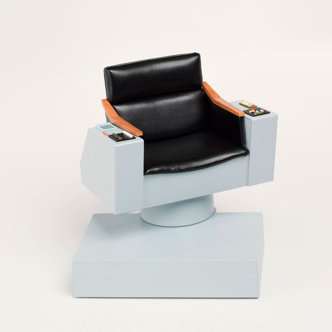 Quantum Mechanix Captains Chair Star Trek Tos 1 6 Replica By Quantum Mechanix Quantum Mechanix Captains Chair Star Trek Tos 1 6 Replica By Quantum Mechanix