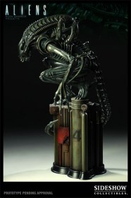 Alien Warrior Maquette by Sideshow Collectibles