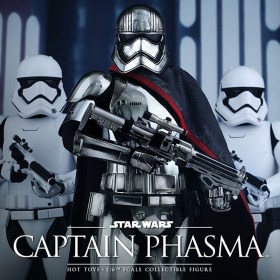 Captain Phasma Sixth Scale Figure by Hot Toys