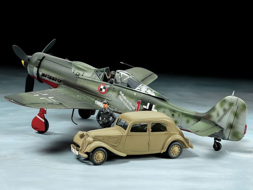 1/48 SCALE FOCKE-WULF Fw190 D-9 JV44 & CITROEN TRACTION 11CV STAFF CAR SET by Tamiya