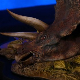 Sick Triceratops Jurassic Park 1/35 Diorama by Chronicle Collectibles