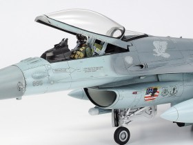 1/48 SCALE LOCKHEED MARTIN® F-16®CJ FIGHTING FALCON® by Tamiya
