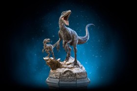 Blue and Beta Jurassic World Dominion Deluxe Art 1/10 Scale Statue by Iron Studios