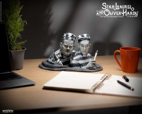 Stan Laurel & Oliver Hardy 1/3 Statue by Infinite Statue