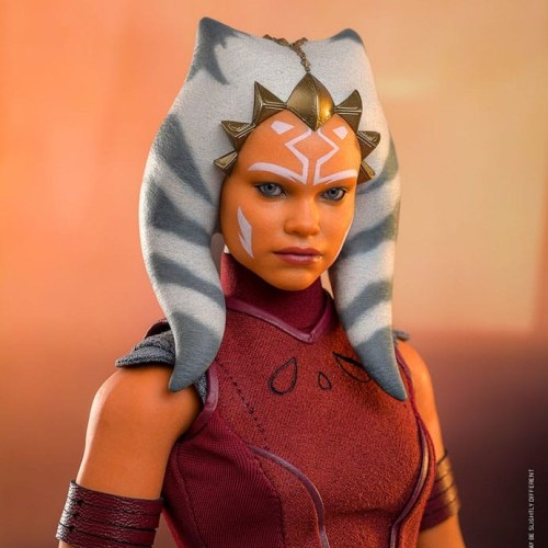 Ahsoka Tano (Padawan) Star Wars Ahsoka 1/6 Action Figure by Hot Toys