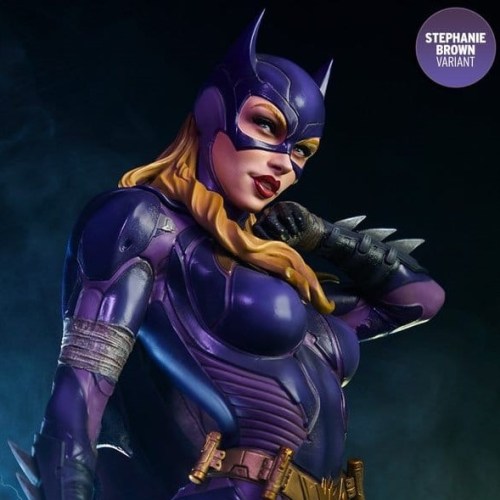 Batgirl (Stephanie Brown Variant) DC Comics Premium Format Figure by Sideshow Collectibles