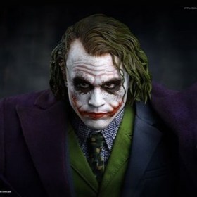 Joker (Regular Edition) The Dark Knight 1/4 Scale Statue by Queen Studios