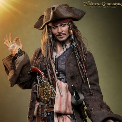 Jack Sparrow Pirates of the Caribbean Dead Men Tell No Tales 1/6 Action Figure by Hot Toys