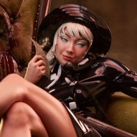 Pulp Vixens Killer Return Premium Format Statue by Sideshow Collectibles