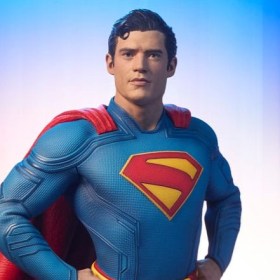 Superman (2025) Premium Format Statue by Sideshow Collectibles