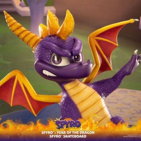Spyro Skateboard Spyro Year of the Dragon PVC Statue by First 4 Figures