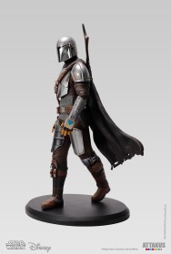 Din Djarin Star Wars The Mandalorian 1/5 Figure by Attakus