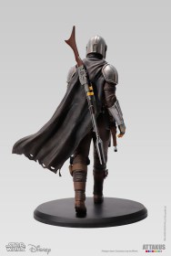 Din Djarin Star Wars The Mandalorian 1/5 Figure by Attakus