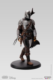 Din Djarin Star Wars The Mandalorian 1/5 Figure by Attakus