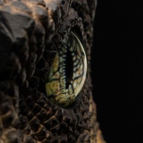 Velociraptor Eye Jurassic Park 1/1 Replica Bust by ECC