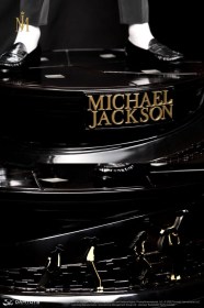 Michael Jackson Dangerous Tour 1/2 Statue by Damtoys