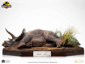 Sick Triceratops Jurassic Park 1/8 Maquette by ECC