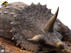 Sick Triceratops Jurassic Park 1/8 Maquette by ECC
