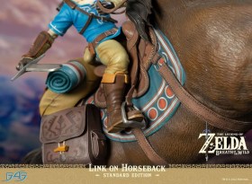 Link on Horseback The Legend of Zelda Breath of the Wild Statue by First 4 Figures