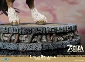 Link on Horseback The Legend of Zelda Breath of the Wild Statue by First 4 Figures