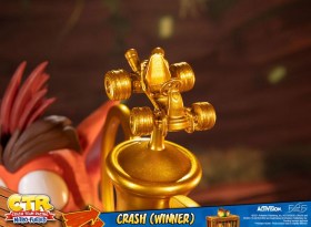 Crash (Winner) Crash Team Racing Nitro-Fueled Statue by First 4 Figures