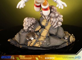 Tails Standoff Sonic the Hedgehog 2 Statue by First 4 Figures