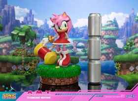 Amy Sonic the Hedgehog Statue by First 4 Figures