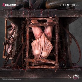 Red Pyramid Thing VS James Sunderland Silent Hill Elite Exclusive 1/4 Statue by Figurama Collectors