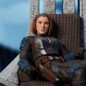Bo-Katan Kryze on Throne The Mandalorian Star Wars Premier Collection 1/7 Statue by Gentle Giant