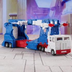 Ultra Magnus 86-21 The Transformers The Movie Generations Studio Series Commander Class Action Figure by Hasbro