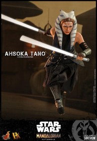 Ahsoka Tano Star Wars The Mandalorian 1/6 Action Figure by Hot Toys