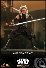 Ahsoka Tano Star Wars The Mandalorian 1/6 Action Figure by Hot Toys