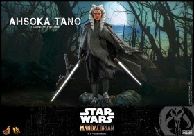 Ahsoka Tano Star Wars The Mandalorian 1/6 Action Figure by Hot Toys