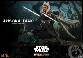 Ahsoka Tano Star Wars The Mandalorian 1/6 Action Figure by Hot Toys