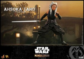 Ahsoka Tano Star Wars The Mandalorian 1/6 Action Figure by Hot Toys