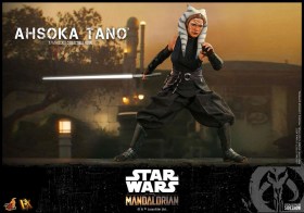 Ahsoka Tano Star Wars The Mandalorian 1/6 Action Figure by Hot Toys