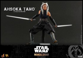 Ahsoka Tano Star Wars The Mandalorian 1/6 Action Figure by Hot Toys