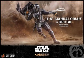 The Mandalorian & Grogu Deluxe Version Star Wars The Mandalorian 1/6 Action Figure 2-Pack by Hot Toys