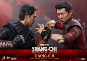 Shang-Chi and the Legend of the Ten Rings Movie Masterpiece 1/6 Action Figure Shang-Chi by Hot Toys