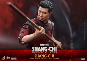 Shang-Chi and the Legend of the Ten Rings Movie Masterpiece 1/6 Action Figure Shang-Chi by Hot Toys