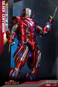 Silver Centurion (Armor Suit Up Version) Iron Man 3 Movie Masterpiece 1/6 Action Figure by Hot Toys