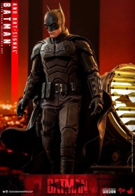 Batman with Bat-Signal The Batman Movie Masterpiece 1/6 Action Figure by Hot Toys