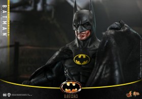 Batman (Deluxe Version) Batman (1989) Movie Masterpiece 1/6 Action Figure by Hot Toys