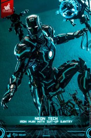 Neon Tech Iron Man with Suit-Up Gantry Iron Man 2 Action 1/6 Figure by Hot Toys