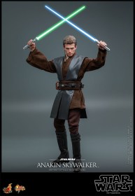 Anakin Skywalker Star Wars Episode II 1/6 Action Figure by Hot Toys