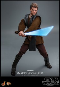 Anakin Skywalker Star Wars Episode II 1/6 Action Figure by Hot Toys