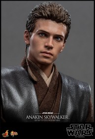 Anakin Skywalker Star Wars Episode II 1/6 Action Figure by Hot Toys