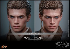 Anakin Skywalker Star Wars Episode II 1/6 Action Figure by Hot Toys