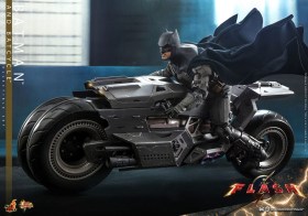 Batman & Batcycle Set The Flash Movie Masterpiece 1/6 Action Figure wih Vehicle by Hot Toys