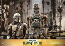 IG-12 with accessories Star Wars The Mandalorian 1/6 Action Figure by Hot Toys